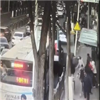 버스,사고,버스정류장,중국