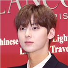 황민현