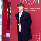 황민현