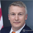 코로나19,대응,확대,브라이트,검사,제기