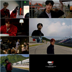 스트레이,키즈,데뷔,정규