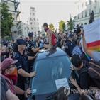 폴란드,마르고트,성소수자,동상,경찰