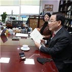 대통령,원내대표,주호영,생각,문재인,질의