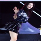 유나