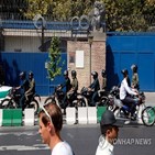 이란,보도,부대사,터커,체포,영국