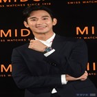 김수현