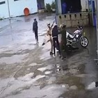 경찰,소년,오토바이