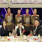 김주애,위원장,북한,후계자,김정은,모습,초상휘장,김여정