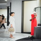 김서형,드레스,붉은,공개