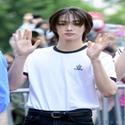 보이넥스트도어