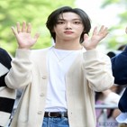 보이넥스트도어