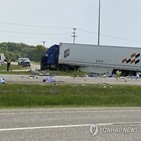 캐나다,버스,트럭,사고,교통사고