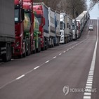 우크라이나,폴란드,국경,트럭