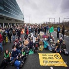 시위,활동가,고속도로,은행,사업,일부,촉구,네덜란드
