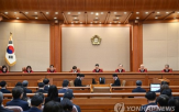 대통령,한국,파면,외신,선고,계엄,정치적,탄핵,민주주의