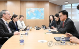 정책,불확실성,재무장관,참석