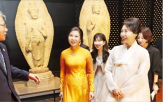 여사,베트남,관람,반가사유상