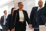 웨스트,아기,아이,대리모,낙태,심장