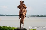 동상,트럼프,전시,유럽의회