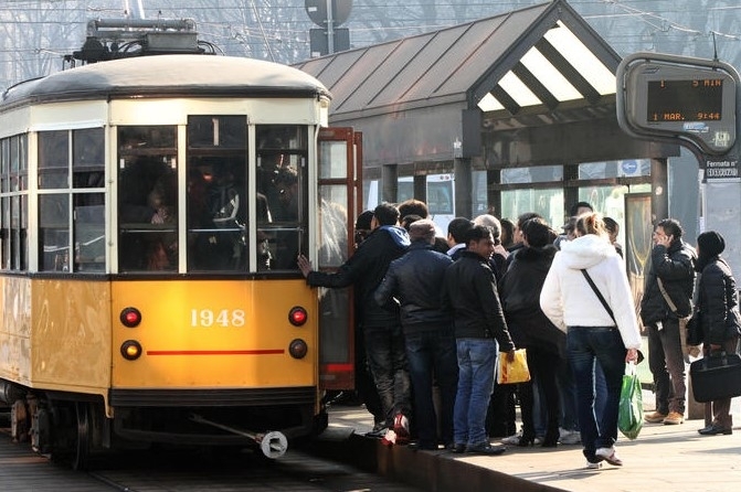 해외에서 운영 중인 트램(노면전차)의 모습.