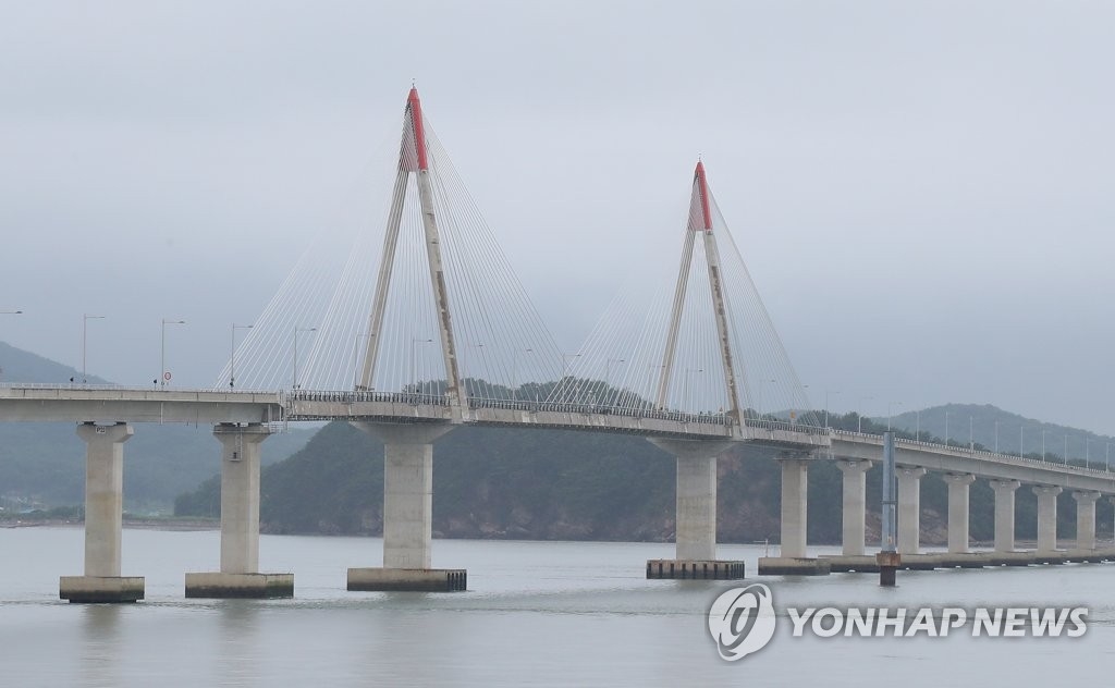 월북 탈북민 김씨가 3년 전 거쳐간 교동대교 (사진=연합뉴스)