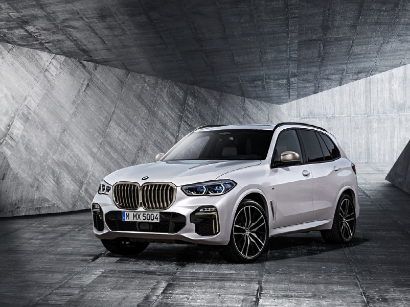 BMW X5 M50i