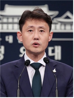 국정홍보비서관에 내정된 윤재관 靑 부대변인(청와대 제공)