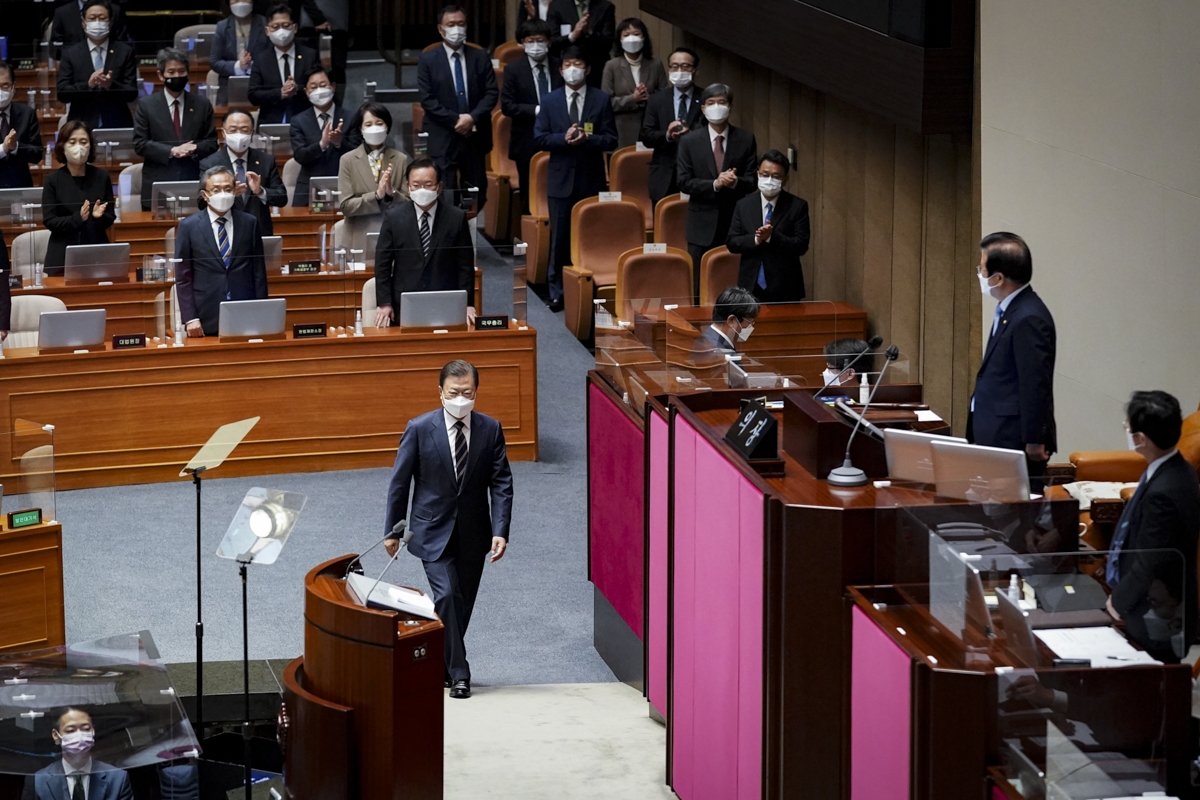 문 대통령이 25일 국회를 찾아 2022년도 예산안 시정연설을 했다. (청와대 제공)