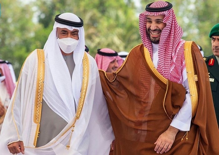 모하메드 빈 살만 사우디 왕세자(오른쪽)와 모하메드 빈 자예드 알 나얀 UAE 대통령 [사진=WSJ]