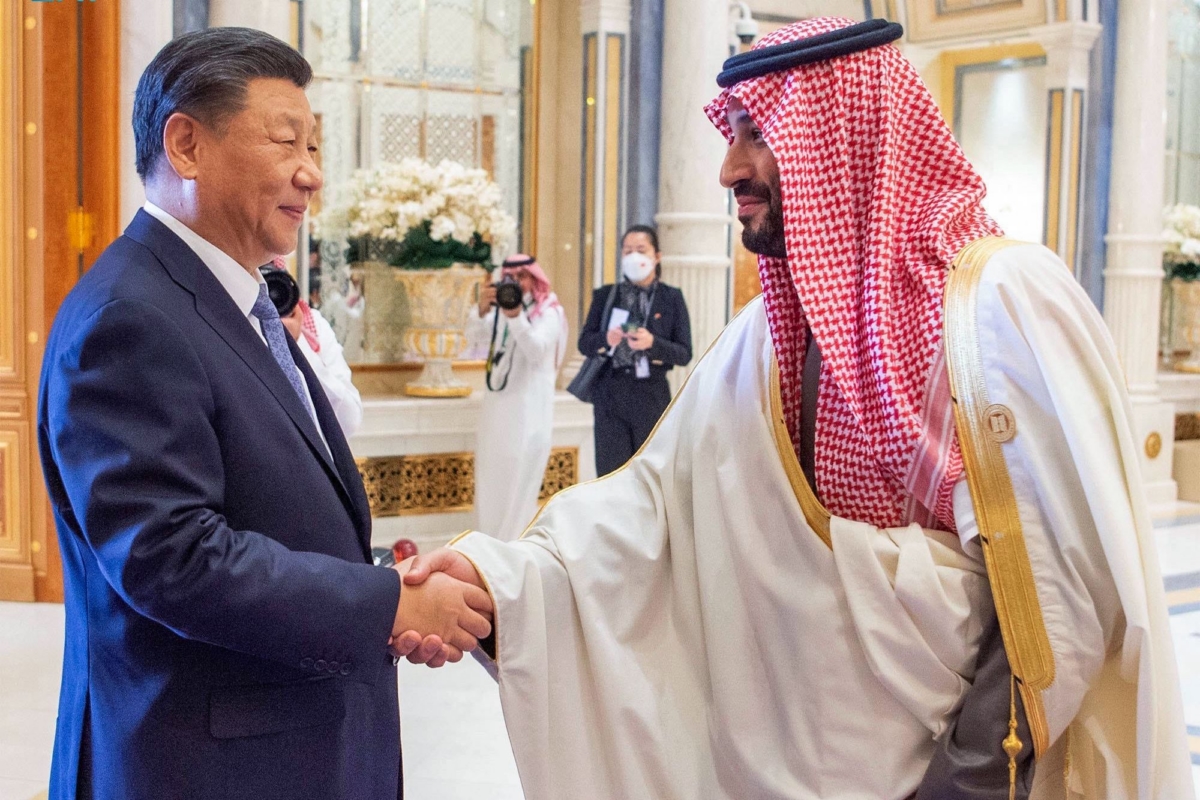 (지난해 12월 10일 사우디 왕궁에서 악수를 나누고 있는 시진핑 중국 국가주석과 무함마드 빈 살만 사우디 왕세자)
