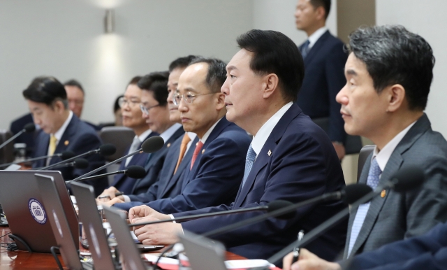 윤석열 대통령이 12일 서울 용산 대통령실 청사에서 열린 국무회의에서 발언하고 있다. 사진=연합뉴스