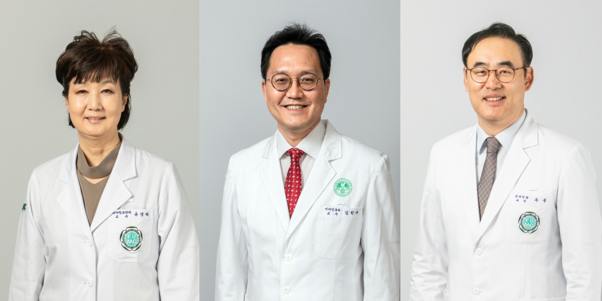 왼쪽부터 유경하, 김한수, 주웅 원장