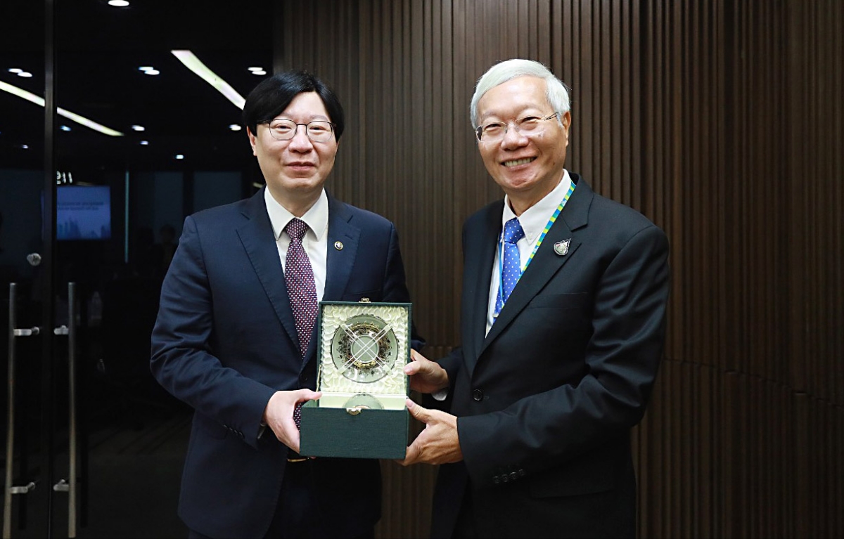 (왼쪽부터)김소영 금융위원회 부위원장, 피치 아크라핏 태국 증권거래위원회 의장