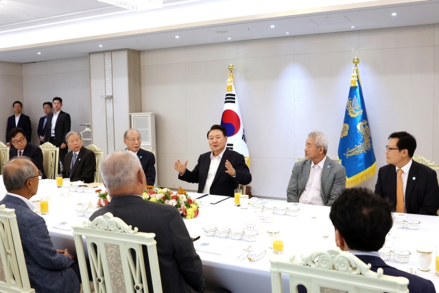 윤석열 대통령이 9일 서울 용산 대통령실에서 열린 '원자력 분야 원로 오찬 간담회'에 참석해 발언하고 있다. 연합뉴스