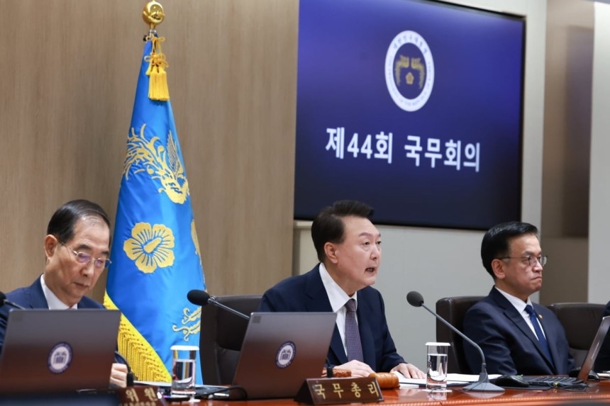 윤석열 대통령이 15일 서울 용산 대통령실 청사에서 열린 국무회의에서 발언하고 있다. 사진=연합뉴스