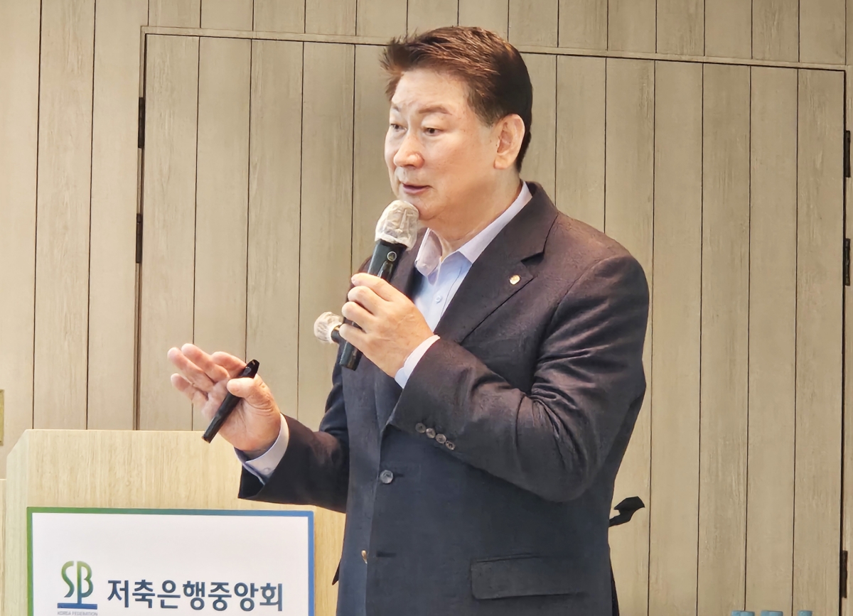 오화경 저축은행중앙회장이 21일 열린 ‘2024년 하반기 저축은행 결산 기자간담회’에서 발언하고 있다.