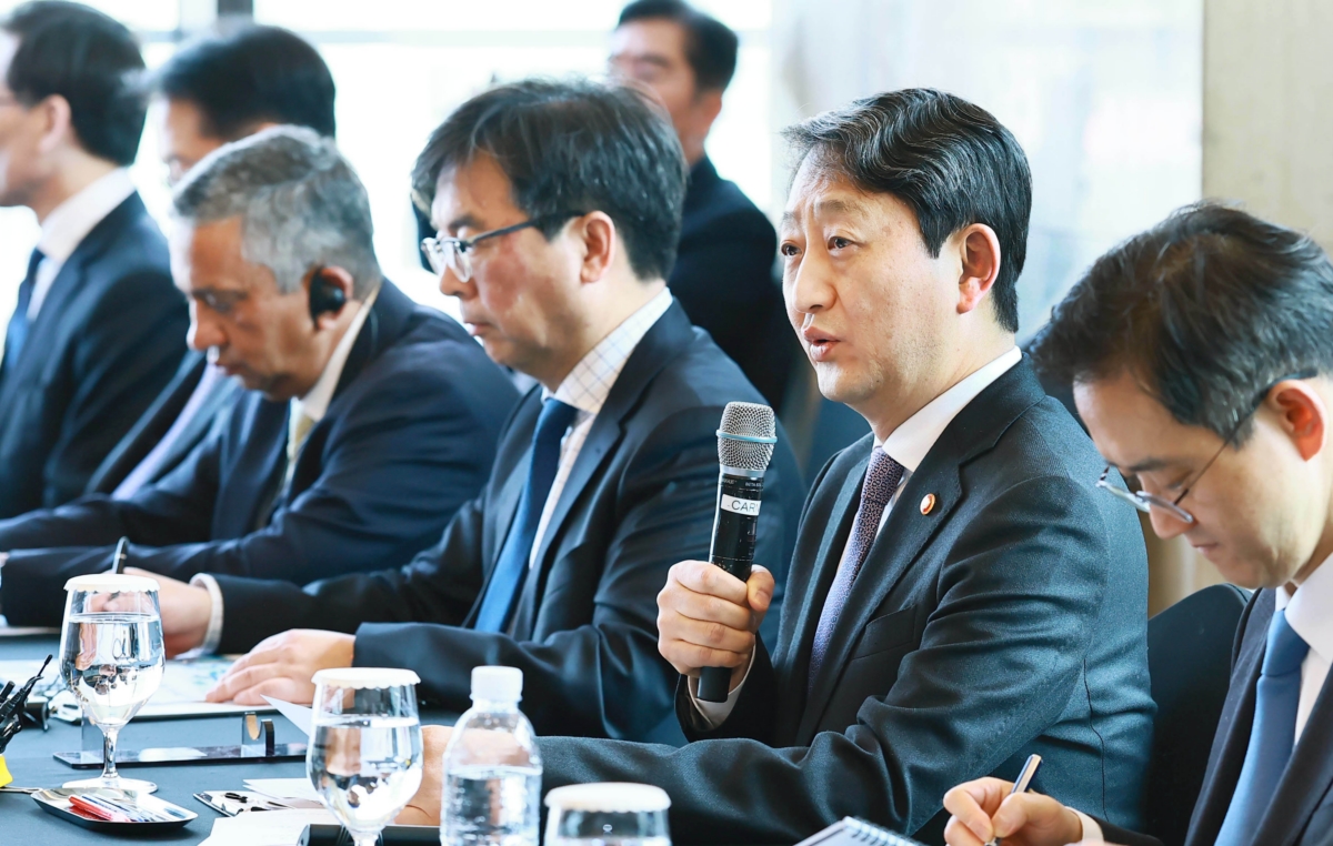 안덕근 산업통상자원부 장관이 24일 서울 강남구 그랜드 인터컨티넨탈호텔에서 열린 '외국인투자 전략회의'에서 인사말을 하고 있다.