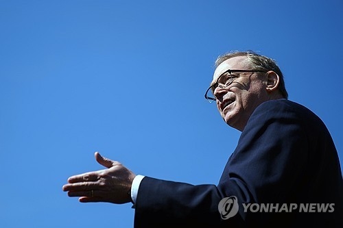 트럼프 파월 해임 나설까백악관 계속 검토