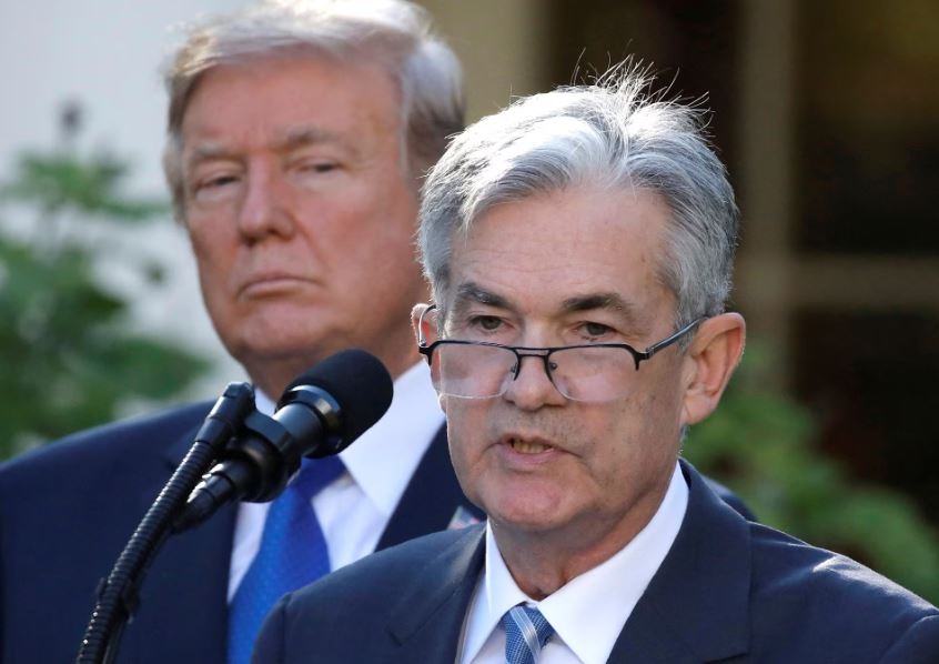 2017년 11월 2일, 차기 연준 의장으로 지명받아 기자 회견 중엔 제롬 파월 당시 지명자와 도널드 트럼프 대통령(사진:로이터)