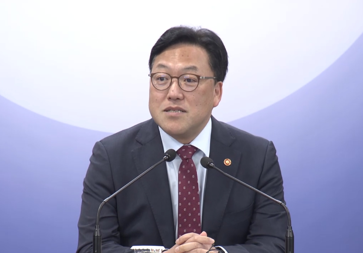 김병환 금융위원회 위원장이 26일 서울 종로구 정부서울청사에서 출입기자 대상 월례 기자간담회를 하고 있다.