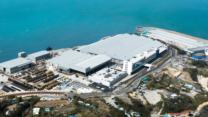 HD현대건설기계 울산공장 '스마트팩토리' (HD현대건설기계 제공)