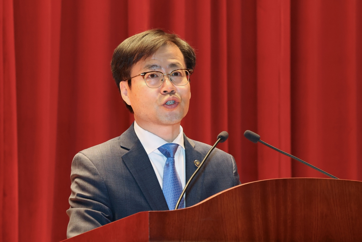 여한구 신임 통상교섭본부장이 12일 정부세종청사 산업통상자원부에서 열린 취임식에서 취임사를 하고 있다. 