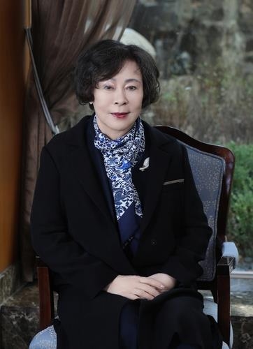 신영자, 롯데지주·쇼핑 보유주식 전부 팔았다