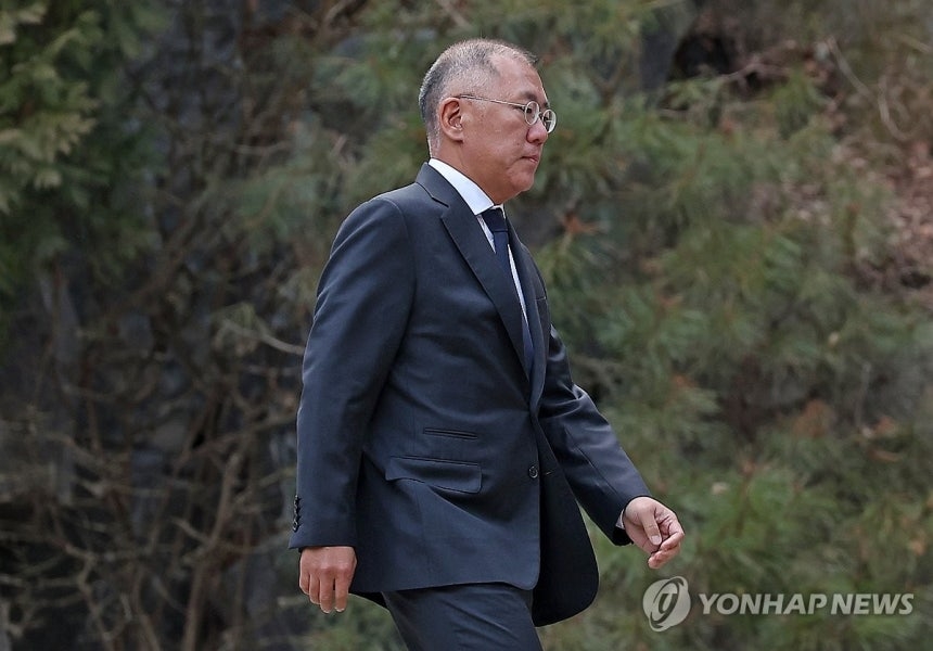 변중석 여사 18주기…범현대家 한자리에