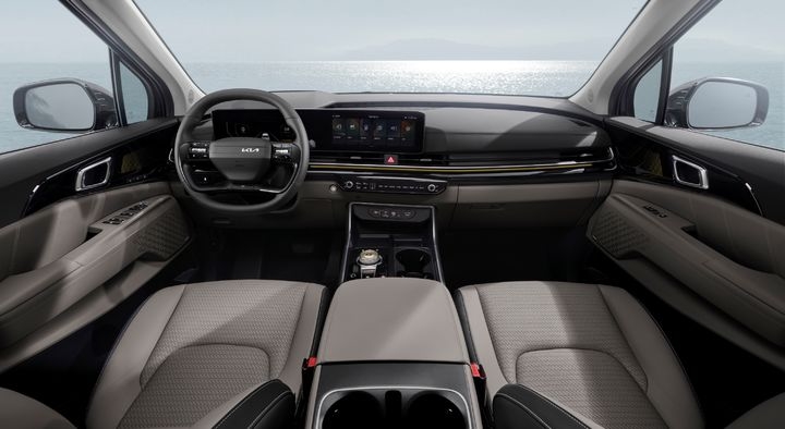 기아가 18일 출시한 '더 2026 카니발' 내부 모습 (기아 제공)