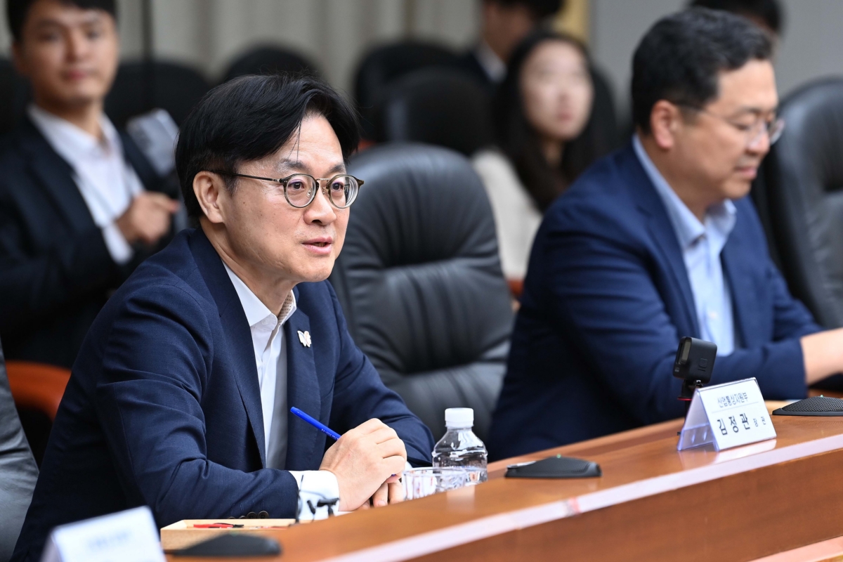 '50% 관세폭탄' 철강업계 돕는다...4천억 수출보증상품 신설