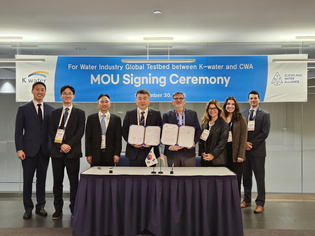 한국수자원공사(K-water)는 30일(현지시간) 미국 시카고에서 열린 세계 최대 물환경 전시회 '웨프텍(WEFTEC) 2025'에서 클리블랜드 워터 얼라이언스(CWA)와 '물산업 글로벌 테스트베드' 구축에 관한 업무 협약을 체결했다.